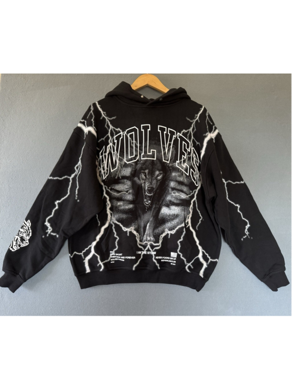 Darc Sport I Am The Storm Wolves Club Hoodie Men’s M Black 1761/2000 NWOT